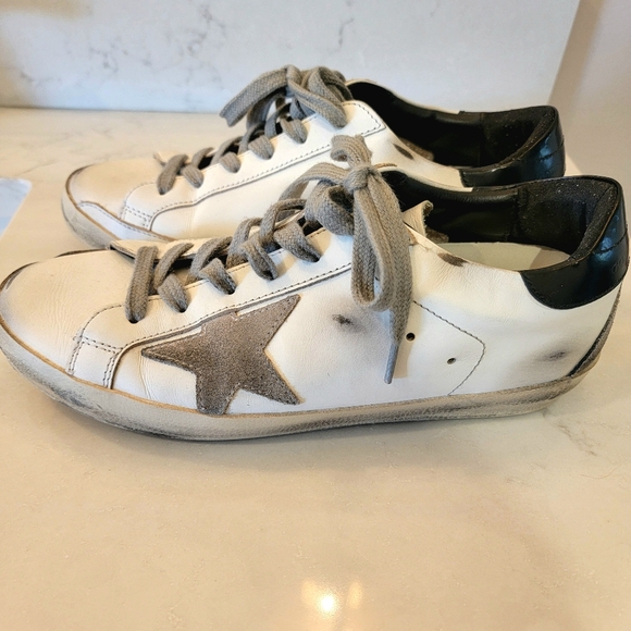 GOLDEN GOOSE Super Star Sneakers 🌟 - Picture 1 of 11